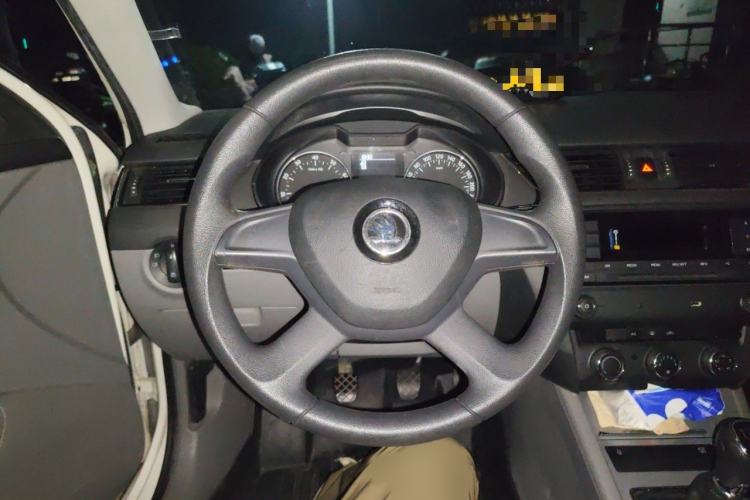 Used Skoda Octavia 2015 1.6L Manual Yijie Edition
