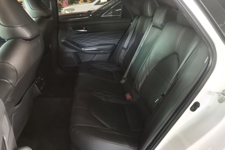 Used Toyota Avalon 2019 2.5L Touring Premium Version China VI Standard
