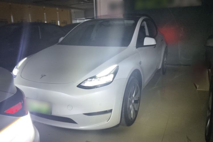 Used Tesla Model Y 2022 Long-Range All-Wheel-Drive Version
