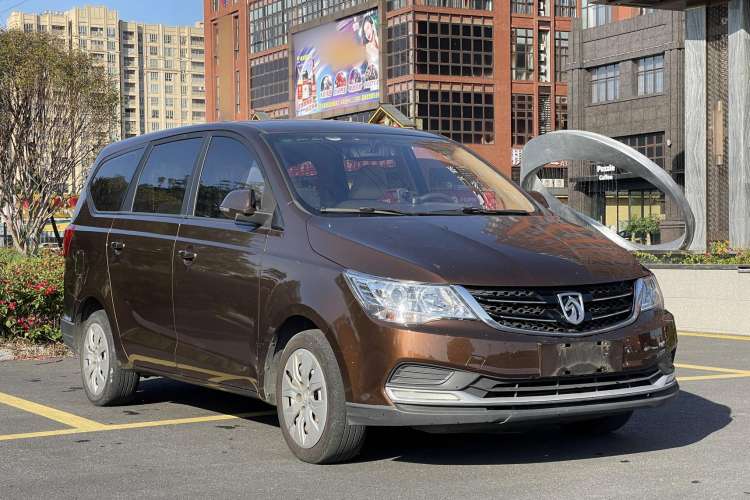 Used Baojun 730 2016 Revised 1.5L Manual Standard Version 7 Seats China V Emission Standard
