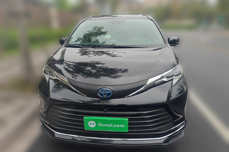 Used Toyota Sienna 2023 2.5L Hybrid Comfort Edition
