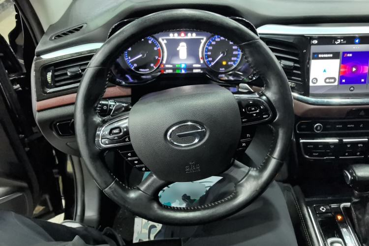 Used GAC Trumpchi GS8 2017 320T Two-Wheel Drive Luxury Smart Connectivity Version (7 Seats)
