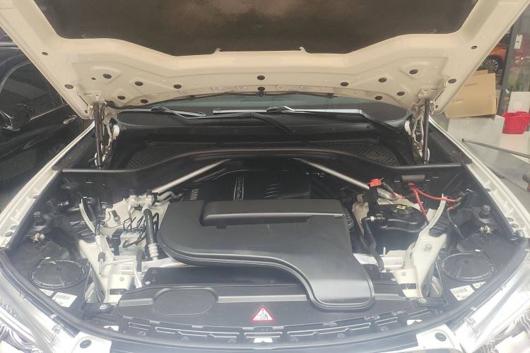 Used BMW X5 2015 xDrive28i
