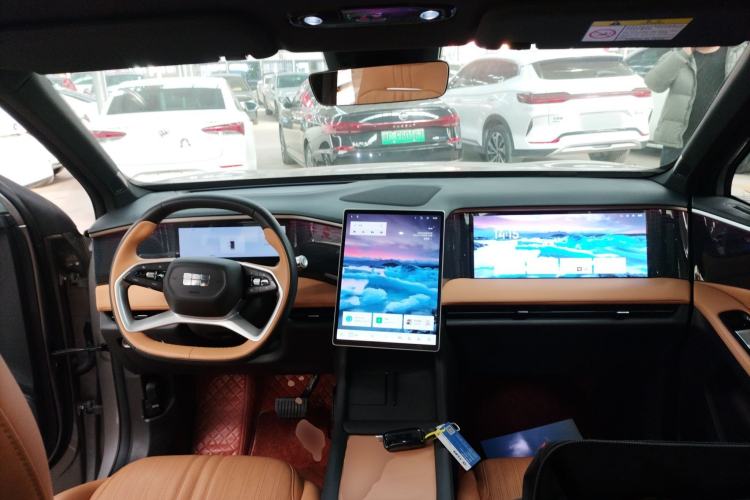 Used  L7 2023 1.5T 115 km MAX
