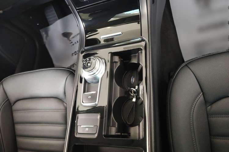 Used Ford Edge 2020 EcoBoost 245 Two-Wheel-Drive Platinum Edition 5 Seats
