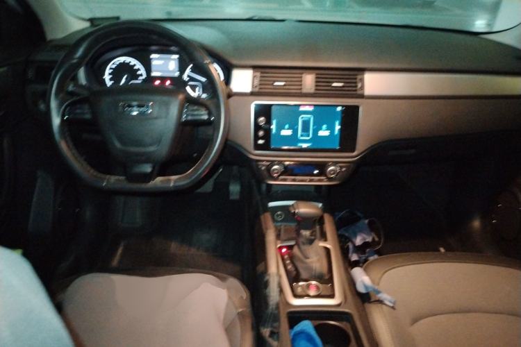 Used Qoros 3 2016 Urban SUV 1.6T Automatic Zhiyue Model
