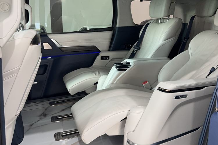 Used Buick Century 2023 2.0T Six-Seater Yinshi Edition
