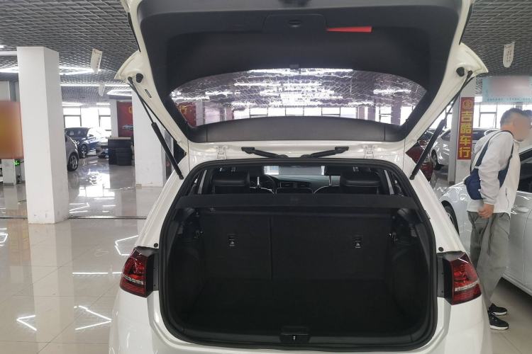 Used Volkswagen Golf 2017 280TSI Automatic R-Line Million-Vehicle Commemorative Edition
