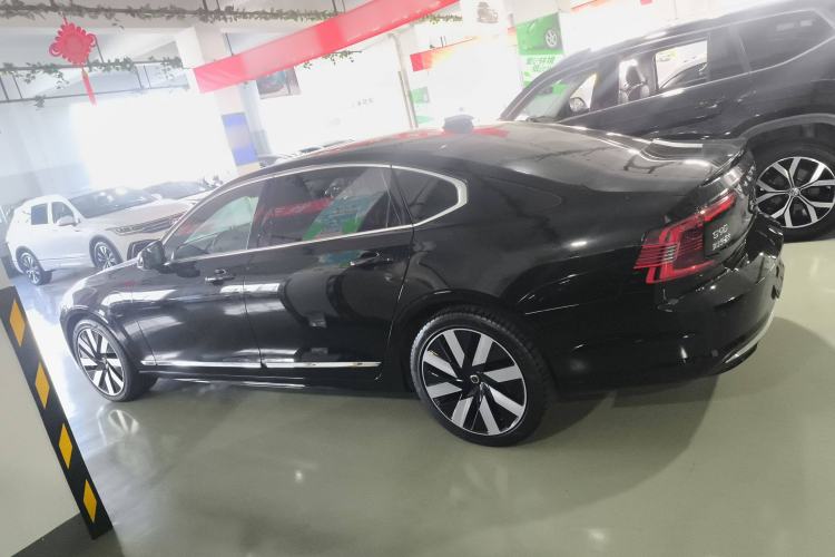 Used Volvo S90 New Energy 2024 Plug-in Hybrid Four-Wheel Drive Long-Range Luxury Smart Edition
