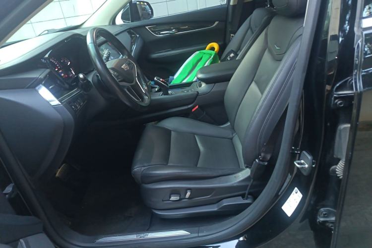 Used Cadillac XT5 2016 25T Luxury Model
