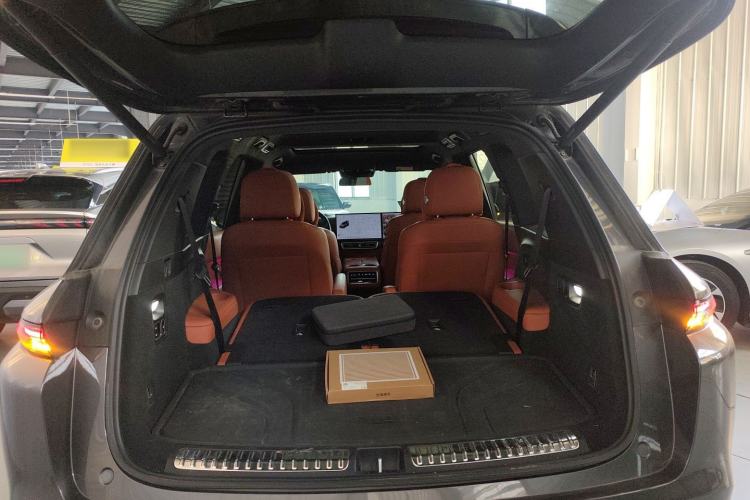 Used Li Auto L8 2023 Pro Model
