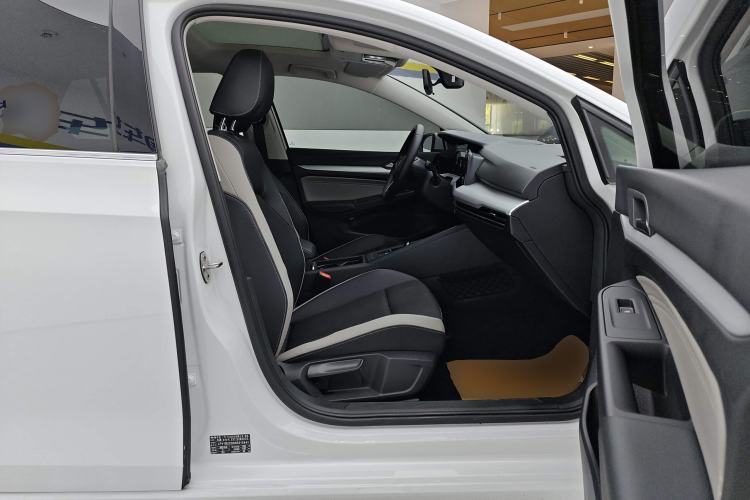 Used Volkswagen Golf 2023 200TSI DSG Pro
