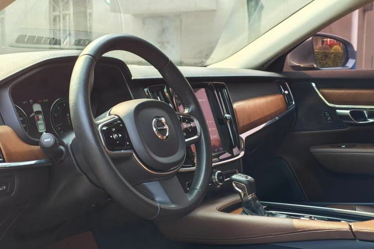 Used Volvo S90 2019 T5 Zhiyuan Edition
