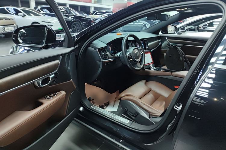 Used Volvo S90 2022 B5 Zhiyuan Luxury Edition
