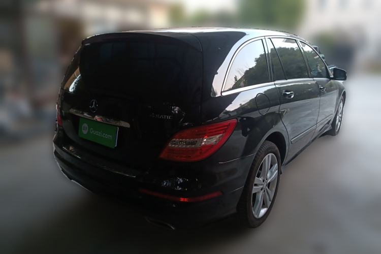 Used Mercedes-Benz R-Class 2017 R 320 4MATIC Business Edition Prestige Model
