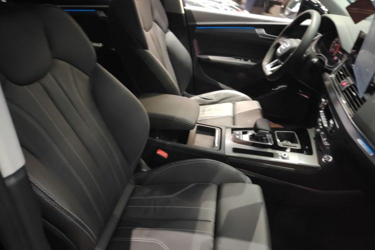 Used Audi Q5L 2022 40T Fashionable and Dynamic Model
