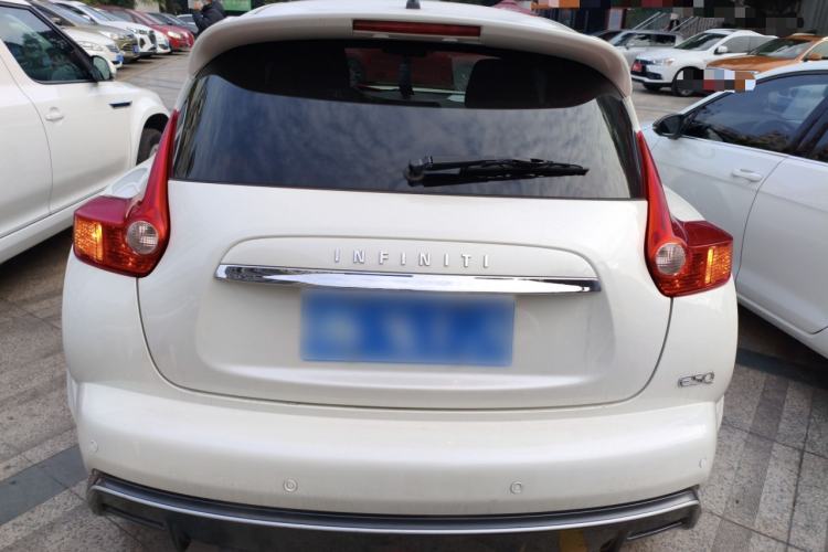 Used Infiniti ESQ 2014 1.6L Spontaneous Edition
