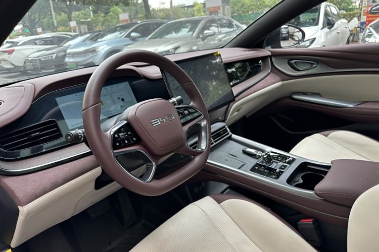 Used BYD Seal 2023 DM-i 1.5L 121km Prestige Model
