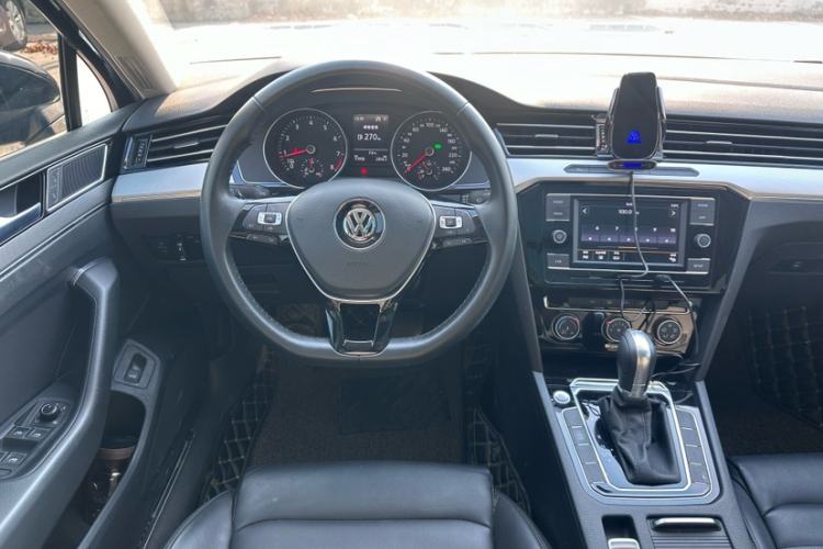 Used Volkswagen Magotan 2019 330TSI DSG Leading Edition China V Standard
