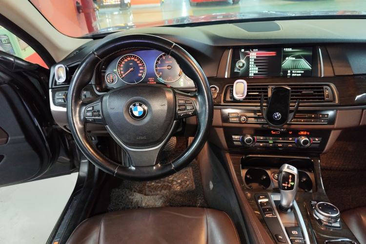 Used BMW 5 Series 2014 525Li Luxury Design Package
