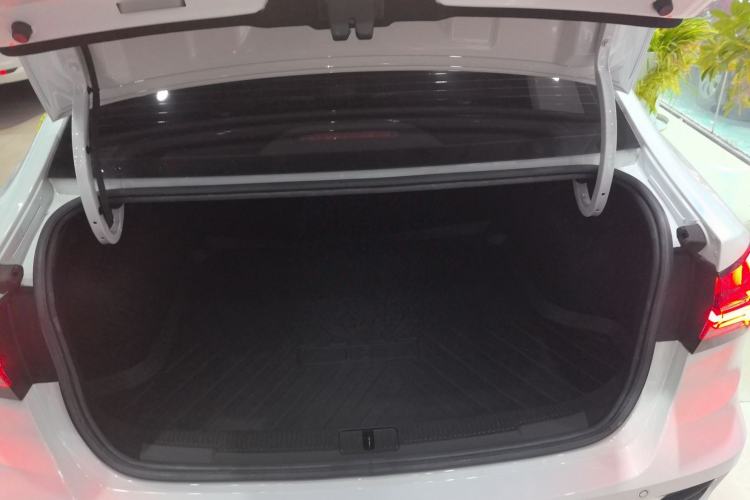 Used Roewe i5 2021 1.5L CVT Diamond Edition