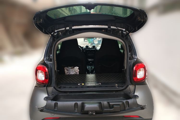 Used  fortwo 2018 1.0L 52kW Hardtop Dynamic Version China V
