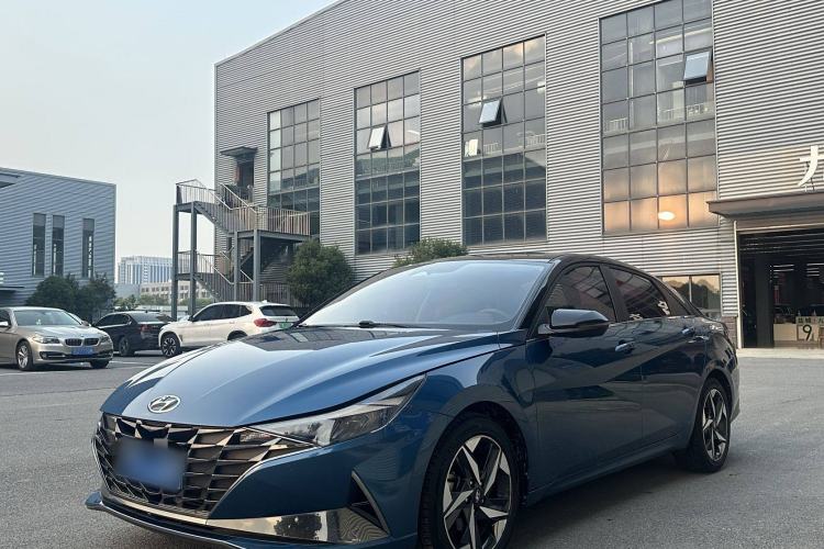 Used Hyundai Elantra 2021 1.5L CVT LUX Prestige Edition

