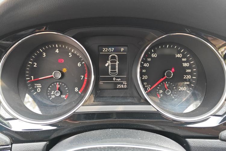 Used Volkswagen Sagitar 2015 230TSI Automatic Luxury Model
