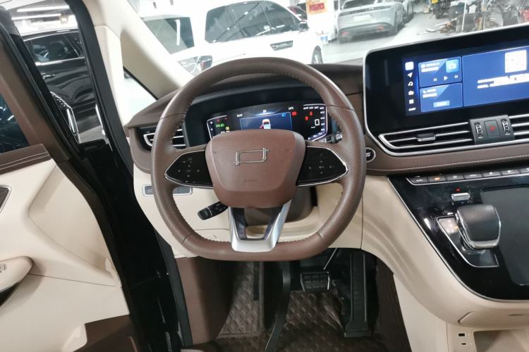 Used Bestune M9 2023 2.0T Prestige Edition
