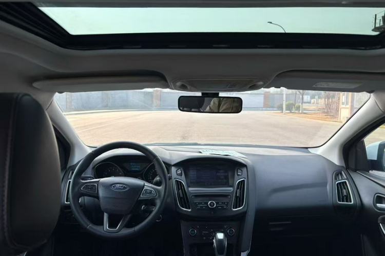 Used Ford Focus 2015 Hatchback EcoBoost 125 Automatic Supreme Style Edition