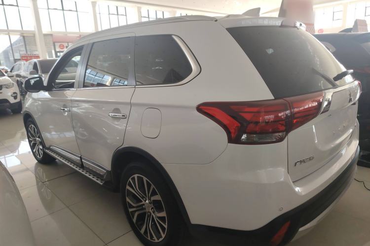 Used Mitsubishi Outlander 2018 2.4L 4x4 Elite Edition 5 Seats
