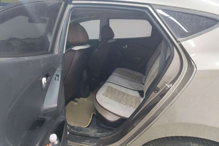 Used Hyundai ix35 2013 2.0L Automatic Two-Wheel Drive Smart GLS China IV Standard
