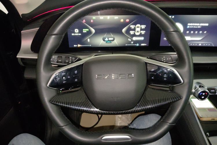 Used  Lingyun 2024 300T Two-Wheel Drive Starlight Edition
