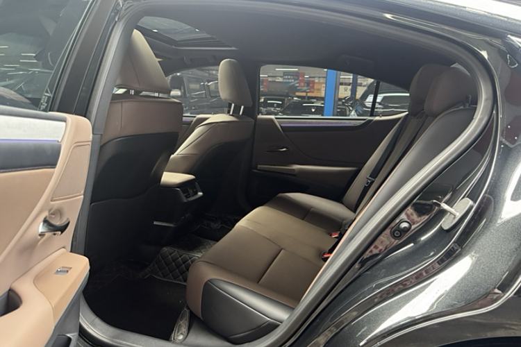 Used Lexus ES 2025 200 Premium Edition
