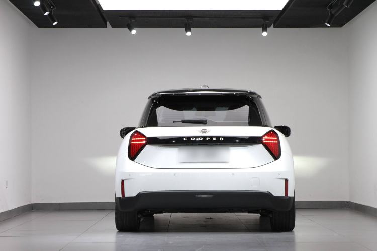 Used  Electric MINI COOPER 2024 456km COOPER E Classic Edition
