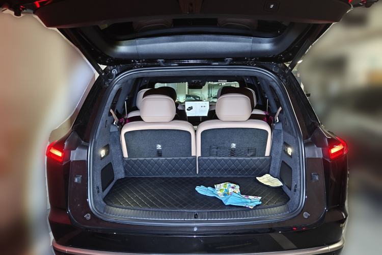 Used ONVO Luxeed L90 2025 Model—Max Six-Seater Version