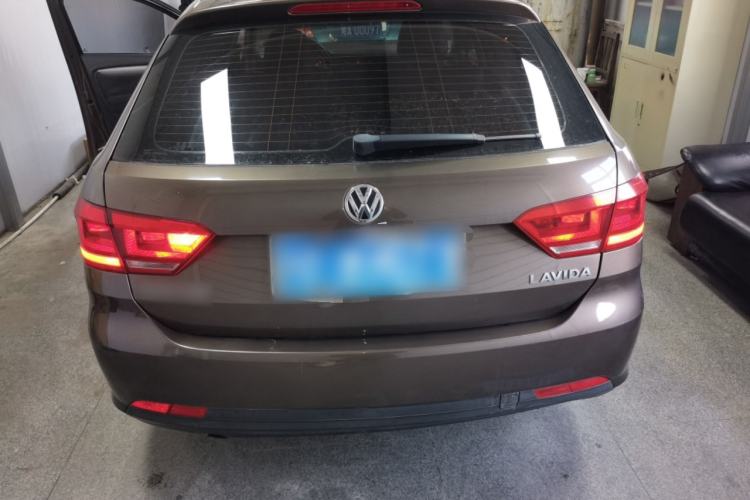 Used Volkswagen Gran Lavida 2013 1.6L Automatic Fashion Model
