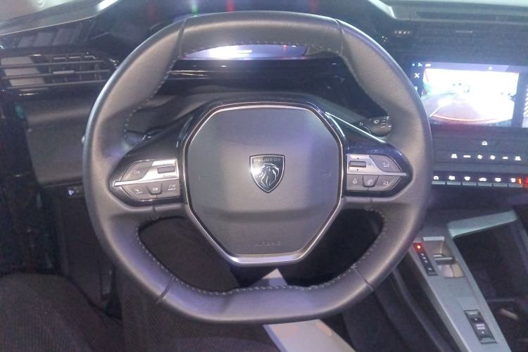 Used Peugeot 408X 2023 Active Version
