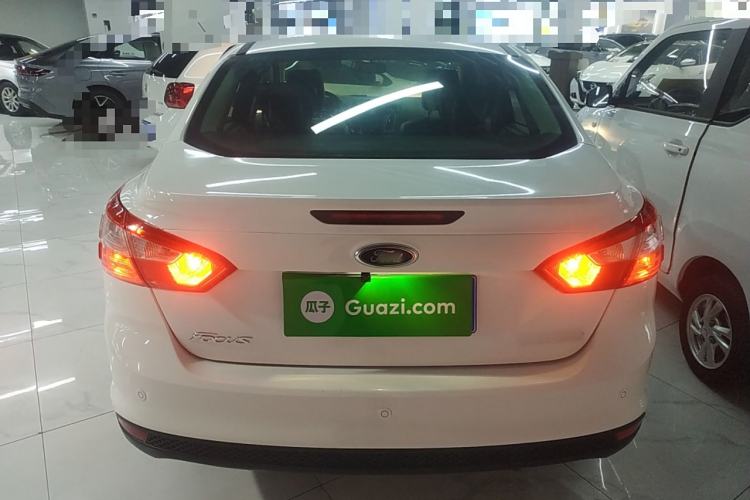 Used Ford Focus 2012 Sedan 1.6L Automatic Fashion Edition
