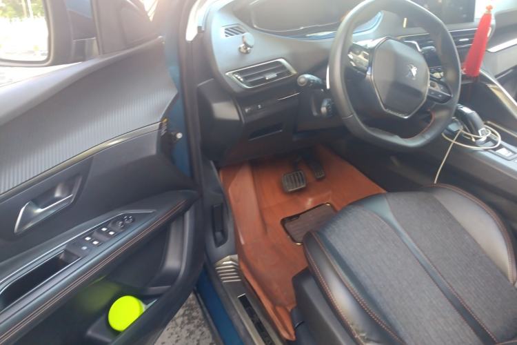 Used Peugeot 5008 2017 380THP 7-Seater Elite Edition
