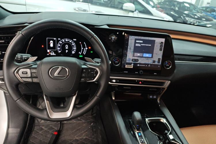 Used Lexus RX 2023 350h Two-Wheel Drive Enjoyment Version
