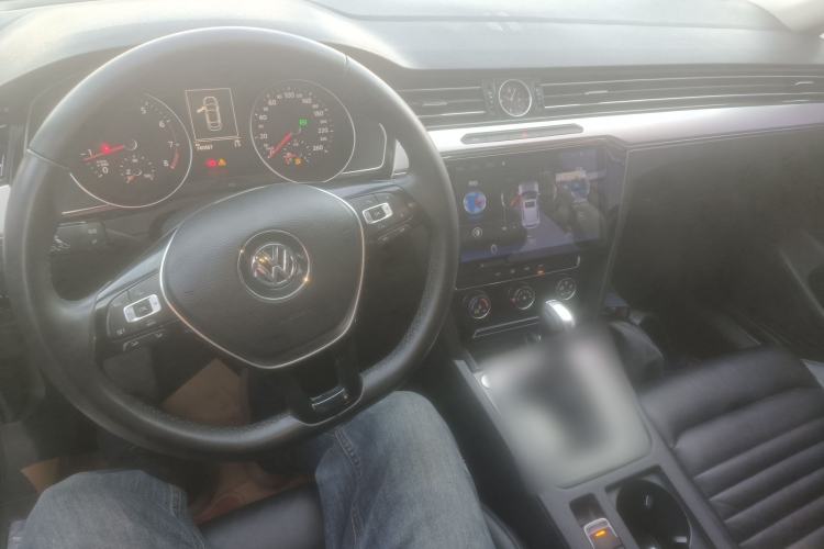 Used Volkswagen Magotan 2017 330TSI DSG Leading Model
