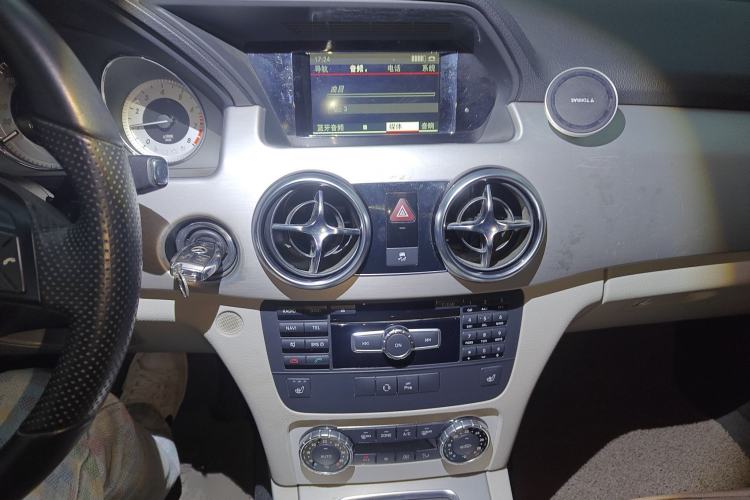 Used Mercedes-Benz GLK-Class 2013 GLK 300 4MATIC Dynamic Sunroof Model