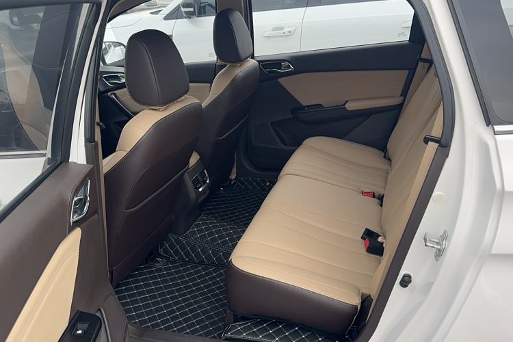 Used Baojun 310W 2017 1.5L Manual Fashion Edition China VI
