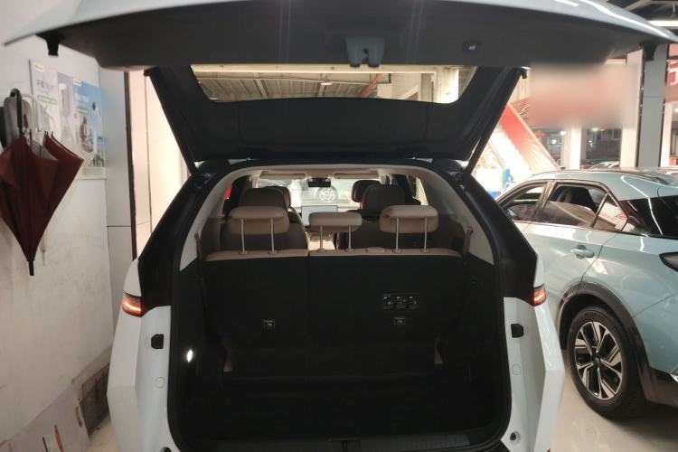 Used XPeng X9 2025 740 Ultra-Long Range Max