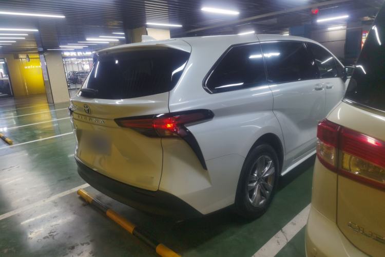 Used Toyota Sienna 2023 2.5L Hybrid Comfort Edition