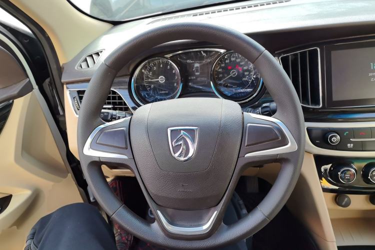 Used Baojun 730 2016 1.5T Manual Comfort Version 7 Seats