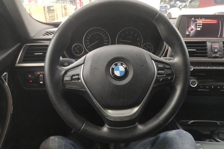 Used BMW 3 Series 2016 320Li Ambition Model
