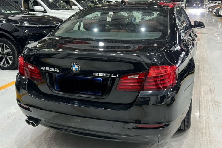 Used BMW 5 Series 2017 525Li Leading Model
