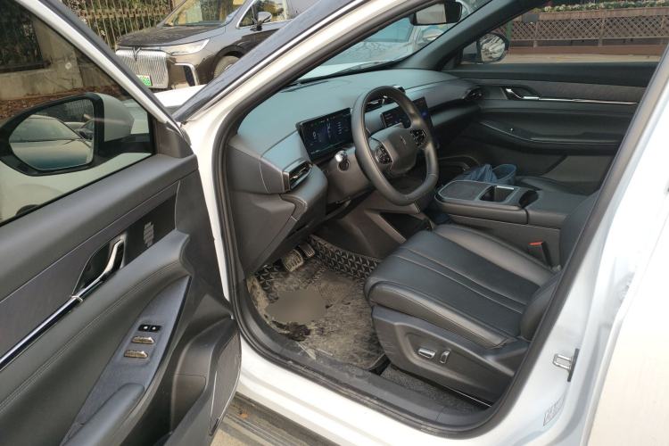 Used  06 2025 Model 520km